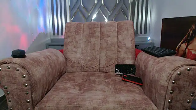 beautifulunna  online show from 15, 2, 2025