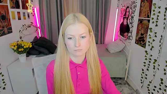 Laly Peach online show from 19, 10, 2025