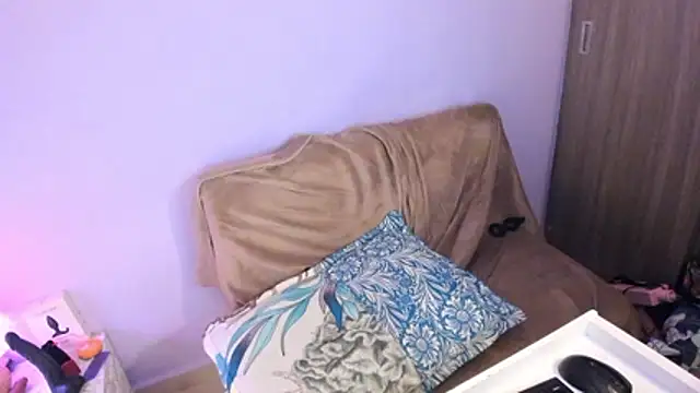 K a t i a  online show from 1, 2, 2026