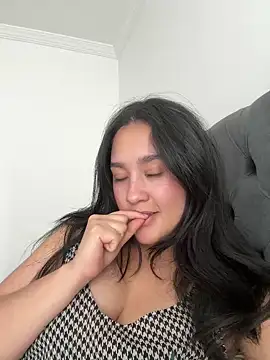 Snapshot of Nina_lovi chatting on 8, 12, 2024 Nina lovi online show from 8, 12, 2024