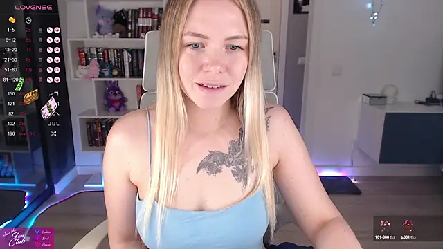 Snapshot of Emma_Bryan chatting on 19, 9, 2025 Emma Bryan online show from 19, 9, 2025