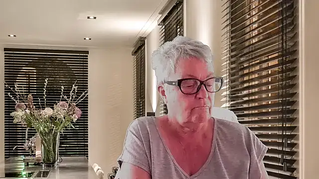 GrannyChrissy68 online show from 3, 2, 2026
