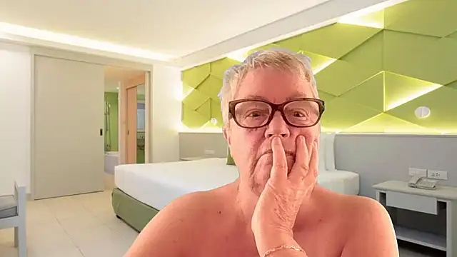 GrannyChrissy68 online show from 27, 3, 2026