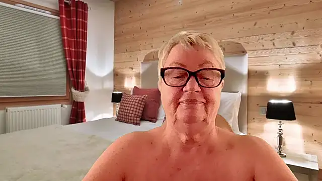 GrannyChrissy68 online show from 31, 3, 2026