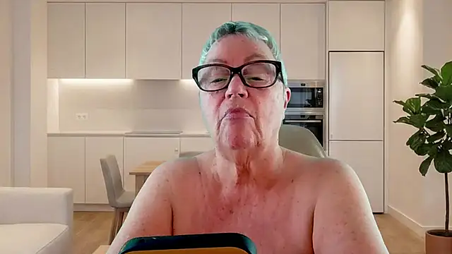 Snapshot of GrannyChrissy68 chatting on 19, 6, 2026 GrannyChrissy68 online show from 19, 6, 2026