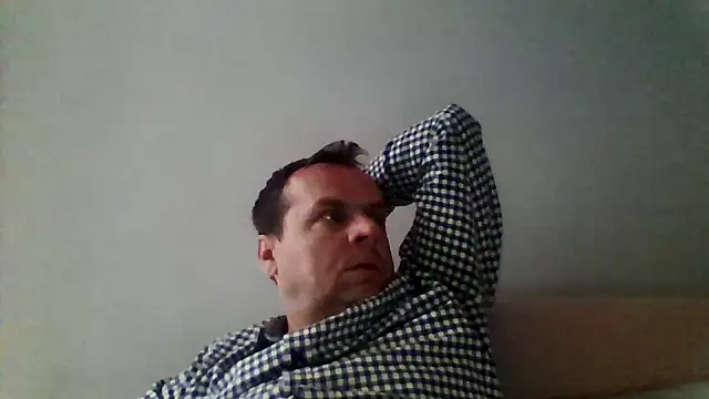Snapshot of grzes19763 chatting on 5, 4, 2026 grzes19763 online show from 5, 4, 2026