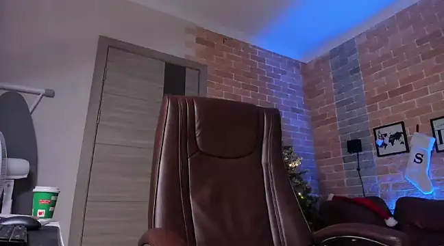 Snapshot of SteveTiger chatting on 10, 1, 2025 SteveTiger online show from 10, 1, 2025