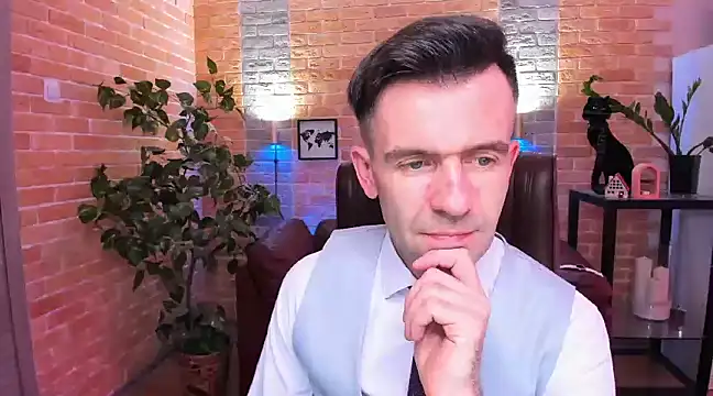 Snapshot of SteveTiger chatting on 3, 2, 2025 SteveTiger online show from 3, 2, 2025