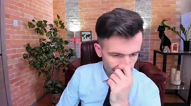 Snapshot of SteveTiger chatting on 4, 2, 2025 SteveTiger online show from 4, 2, 2025