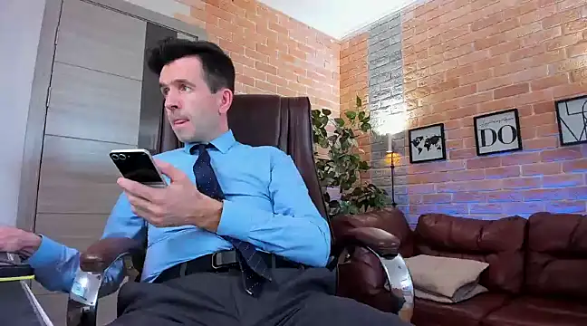 Snapshot of SteveTiger chatting on 26, 2, 2025 SteveTiger online show from 26, 2, 2025