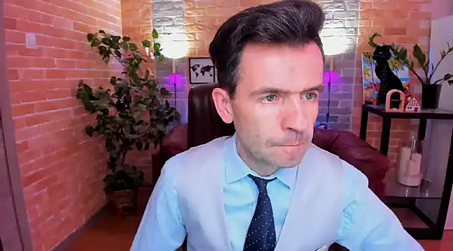 Snapshot of SteveTiger chatting on 6, 3, 2025 SteveTiger online show from 6, 3, 2025