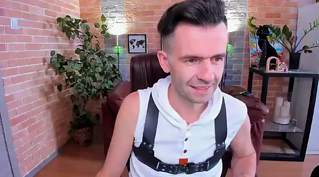 Snapshot of SteveTiger chatting on 14, 3, 2025 SteveTiger online show from 14, 3, 2025