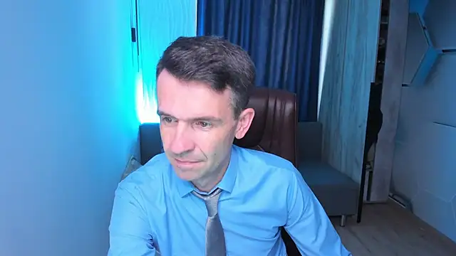 Snapshot of SteveTiger chatting on 9, 10, 2025 SteveTiger online show from 9, 10, 2025