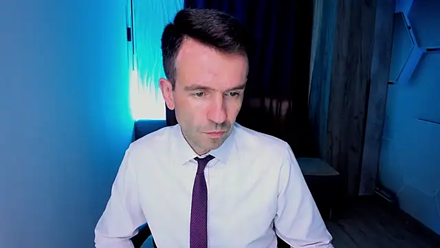 Snapshot of SteveTiger chatting on 10, 10, 2025 SteveTiger online show from 10, 10, 2025