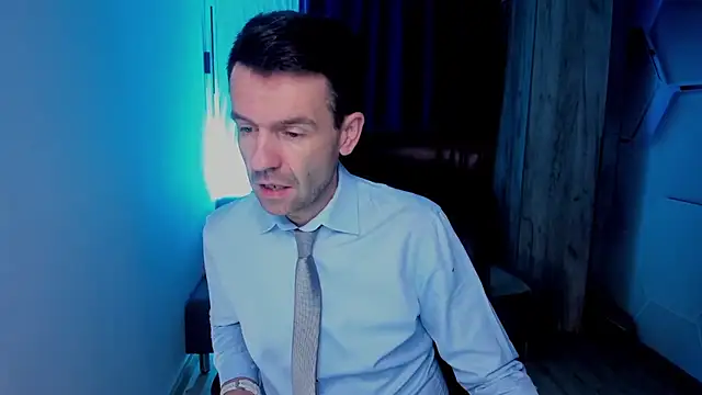 Snapshot of SteveTiger chatting on 19, 10, 2025 SteveTiger online show from 19, 10, 2025