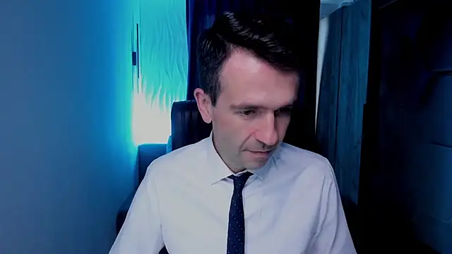 Snapshot of SteveTiger chatting on 20, 10, 2025 SteveTiger online show from 20, 10, 2025