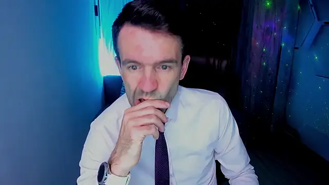 Snapshot of SteveTiger chatting on 26, 10, 2025 SteveTiger online show from 26, 10, 2025