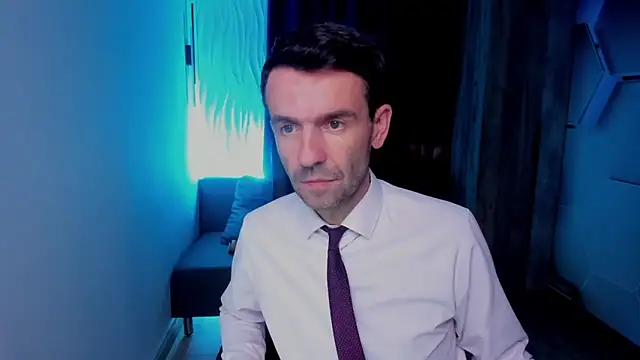 Snapshot of SteveTiger chatting on 26, 10, 2025 SteveTiger online show from 26, 10, 2025