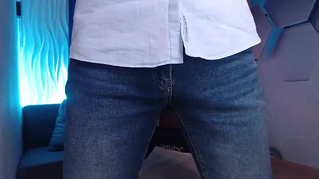 Snapshot of SteveTiger chatting on 27, 10, 2025 SteveTiger online show from 27, 10, 2025