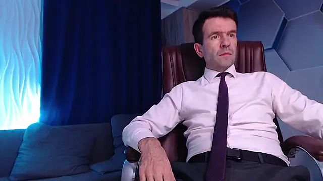 Snapshot of SteveTiger chatting on 30, 10, 2025 SteveTiger online show from 30, 10, 2025