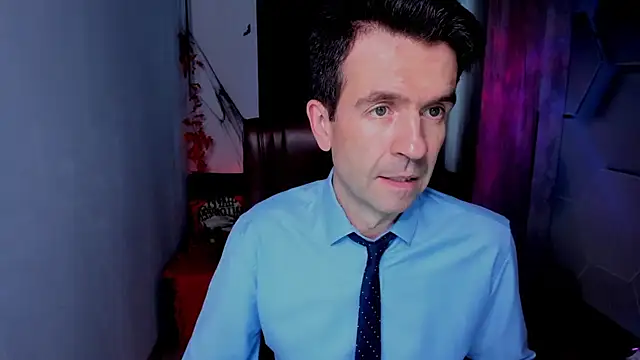 Snapshot of SteveTiger chatting on 3, 11, 2025 SteveTiger online show from 3, 11, 2025