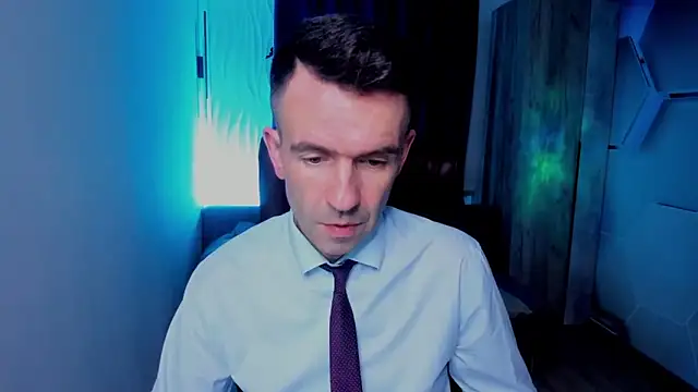 Snapshot of SteveTiger chatting on 6, 11, 2025 SteveTiger online show from 6, 11, 2025