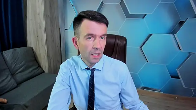 Snapshot of SteveTiger chatting on 13, 11, 2025 SteveTiger online show from 13, 11, 2025