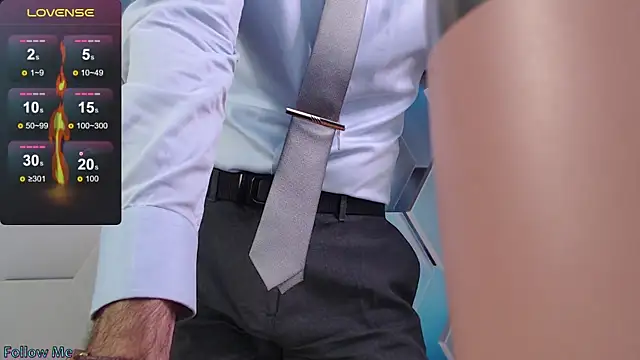 Snapshot of SteveTiger chatting on 24, 11, 2025 SteveTiger online show from 24, 11, 2025