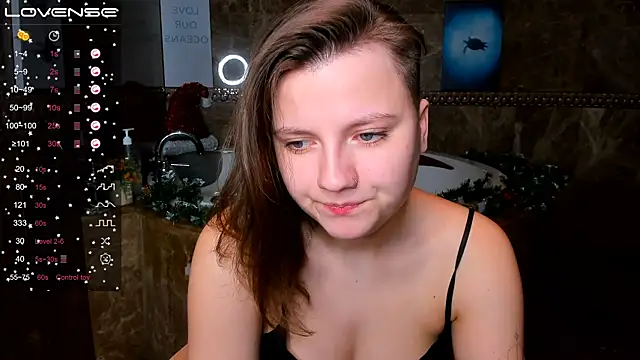 Snapshot of MelindaTin chatting on 28, 12, 2024 MelindaTin online show from 28, 12, 2024