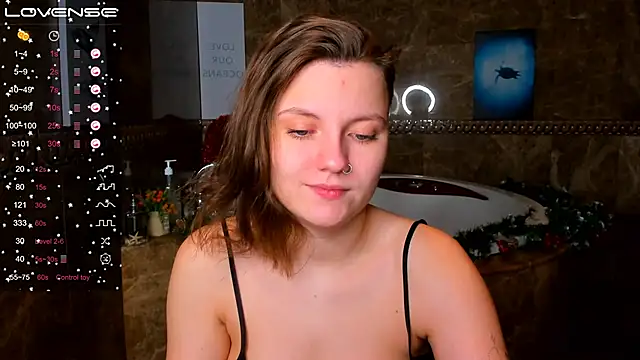 Snapshot of MelindaTin chatting on 4, 1, 2025 MelindaTin online show from 4, 1, 2025