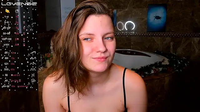 Snapshot of MelindaTin chatting on 4, 1, 2025 MelindaTin online show from 4, 1, 2025