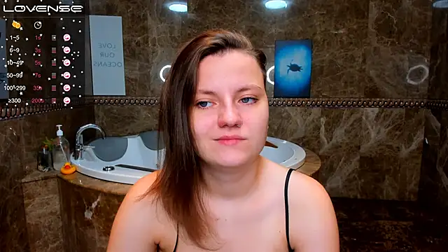 Snapshot of MelindaTin chatting on 28, 9, 2025 MelindaTin online show from 28, 9, 2025
