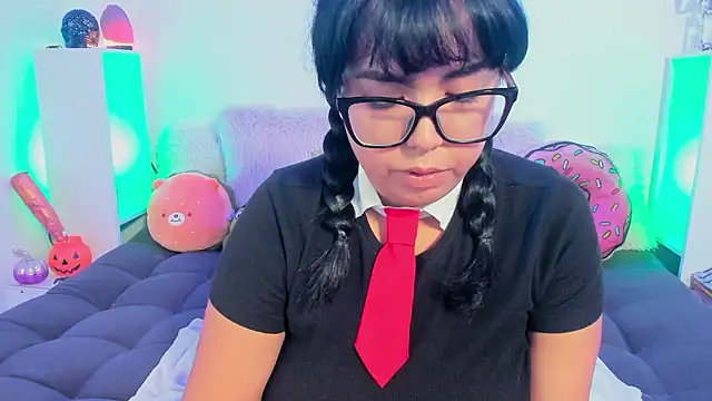 Snapshot of LillyCandy chatting on 7, 10, 2025 LillyCandy online show from 7, 10, 2025
