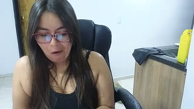 Snapshot of Ixchel_Anaid chatting on 4, 2, 2025 Ixchel Anaid online show from 4, 2, 2025