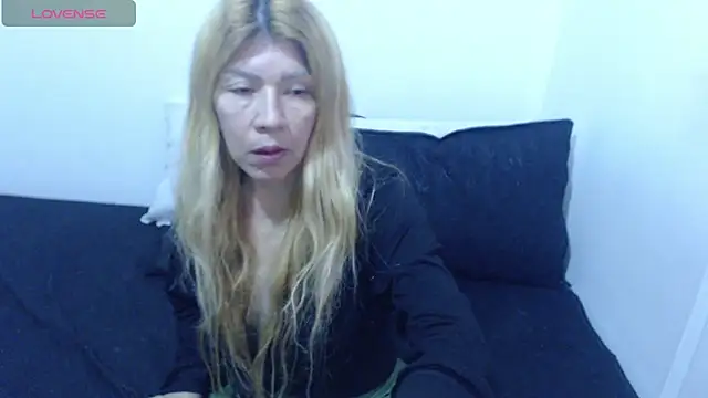 Dulce-Bella online show from 19, 4, 2026