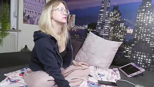 little-leni online show from 28, 1, 2025