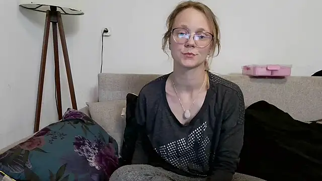 little-leni online show from 17, 3, 2026