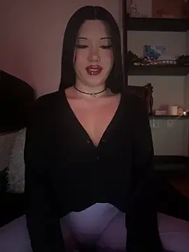 Amanita Bloom online show from 7, 2, 2025