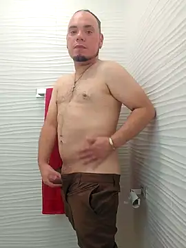 Snapshot of latinoflpr chatting on 17, 10, 2025 latinoflpr online show from 17, 10, 2025