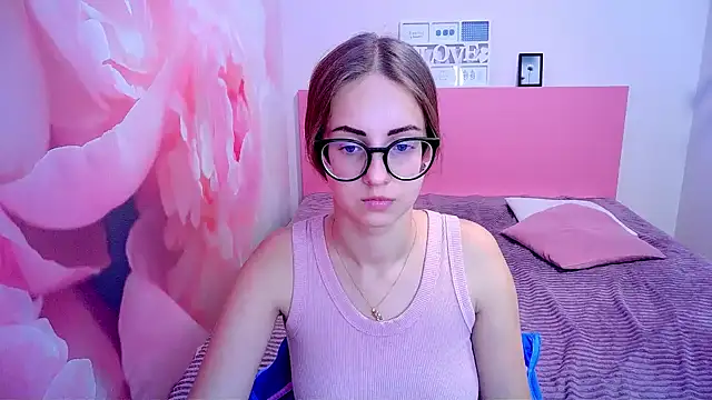 Snapshot of AliceAdams chatting on 9, 12, 2024 AliceAdams online show from 9, 12, 2024