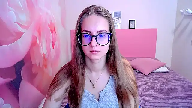 Snapshot of AliceAdams chatting on 17, 12, 2024 AliceAdams online show from 17, 12, 2024