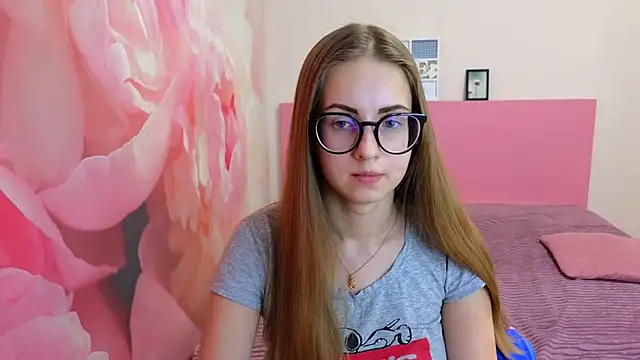 Snapshot of AliceAdams chatting on 6, 2, 2025 AliceAdams online show from 6, 2, 2025