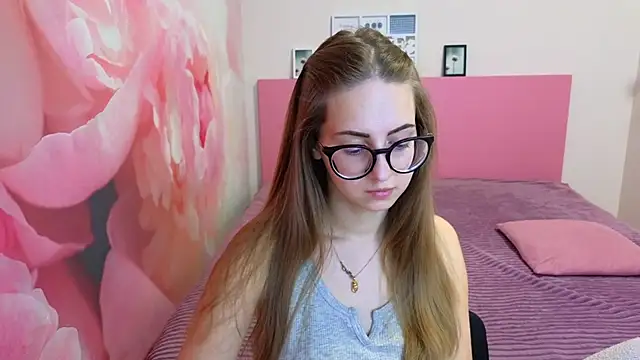 Snapshot of AliceAdams chatting on 14, 2, 2025 AliceAdams online show from 14, 2, 2025