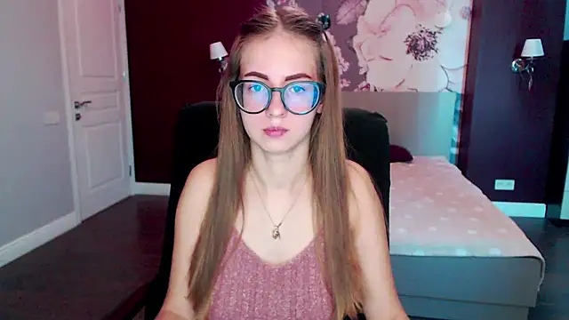 Snapshot of AliceAdams chatting on 20, 3, 2025 AliceAdams online show from 20, 3, 2025