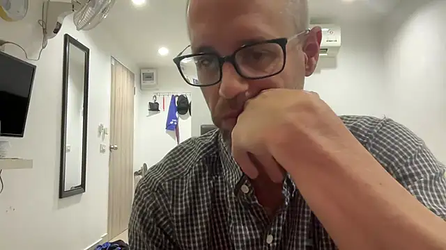 Snapshot of CamCrestXXX chatting on 10, 12, 2024 CamCrestXXX online show from 10, 12, 2024