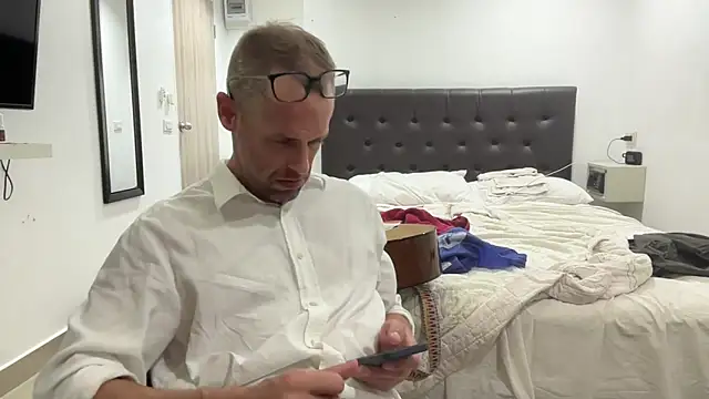 Snapshot of CamCrestXXX chatting on 13, 12, 2024 CamCrestXXX online show from 13, 12, 2024