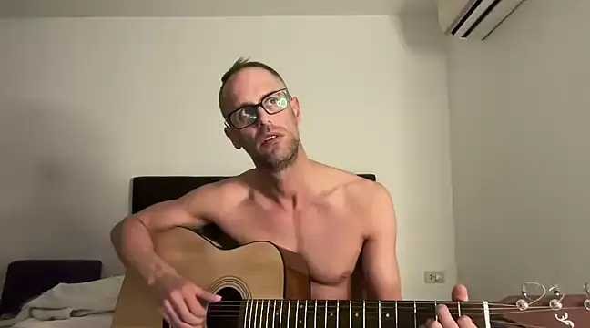 Snapshot of CamCrestXXX chatting on 5, 1, 2025 CamCrestXXX online show from 5, 1, 2025