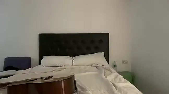 Snapshot of CamCrestXXX chatting on 6, 1, 2025 CamCrestXXX online show from 6, 1, 2025