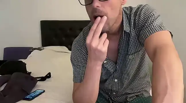 Snapshot of CamCrestXXX chatting on 8, 1, 2025 CamCrestXXX online show from 8, 1, 2025