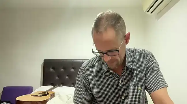 Snapshot of CamCrestXXX chatting on 8, 1, 2025 CamCrestXXX online show from 8, 1, 2025